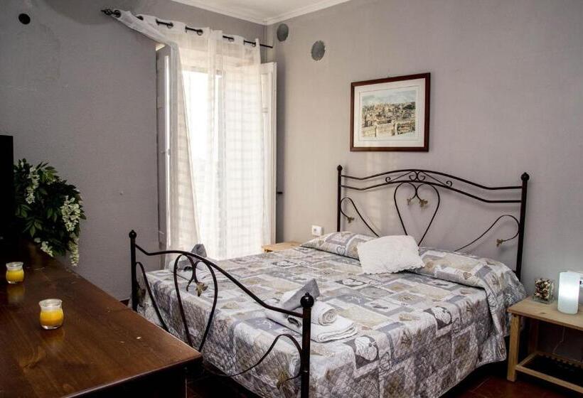 Четырехместный Номер Стандарт с Балконом, B&b Villa San Nicola