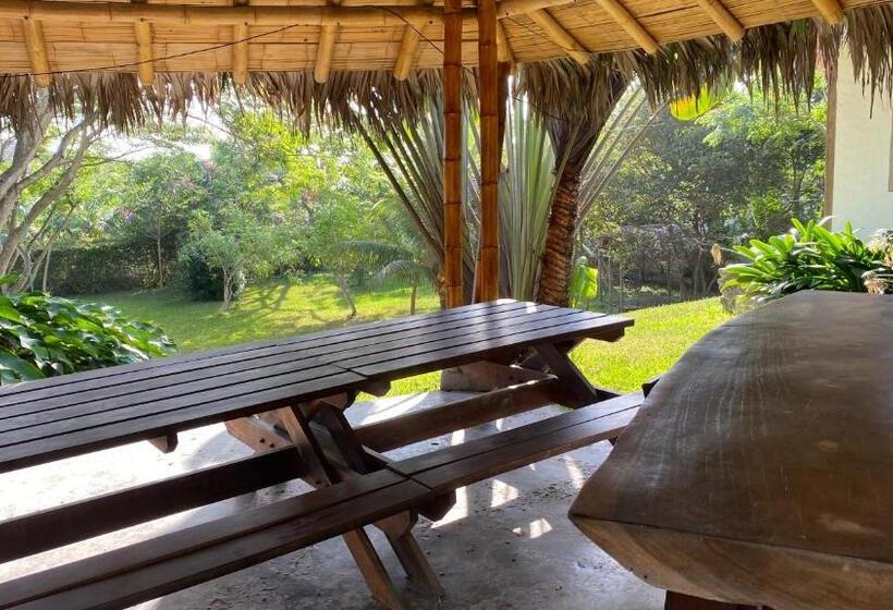 Семейный Номер, Hosteria Guachapeli