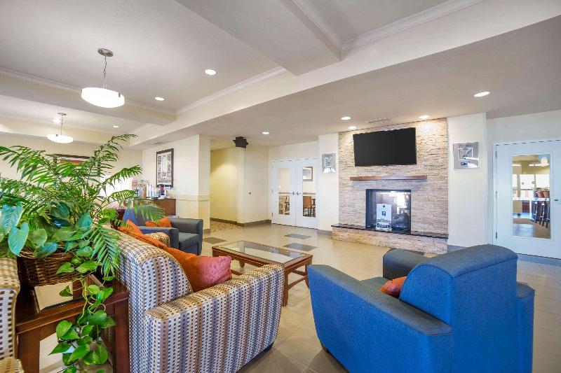 스탠다드 룸 킹사이즈 침대, Courtyard By Marriott Warsaw Airport