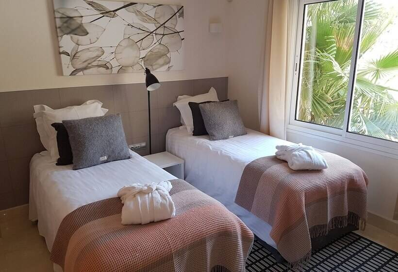 Апартаменты Comfort 2 Спальни, Aloha Hill Club Golf & Spa Apartments