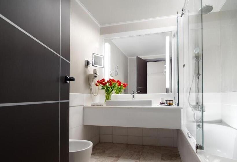 Полулюкс, Holiday Suites