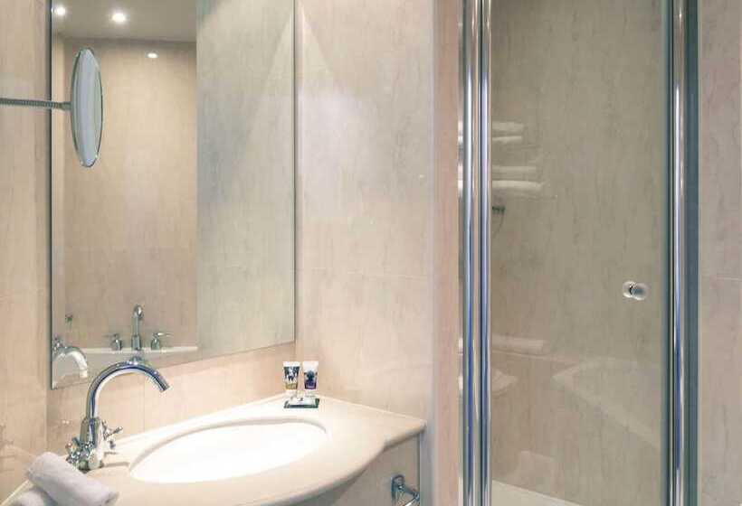 三人经典房间, Mercure Cardiff Holland House Hotel & Spa