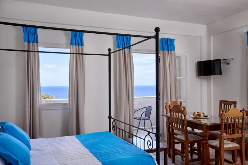סוויטת ג'וניור, Terra Blue Santorini