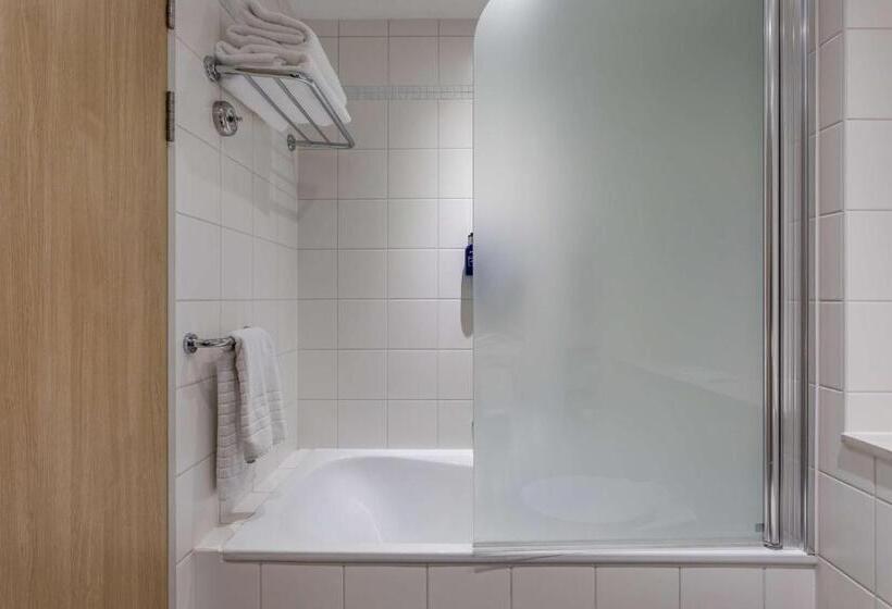 سوییت, Radisson Blu Hotel London Stansted Airport