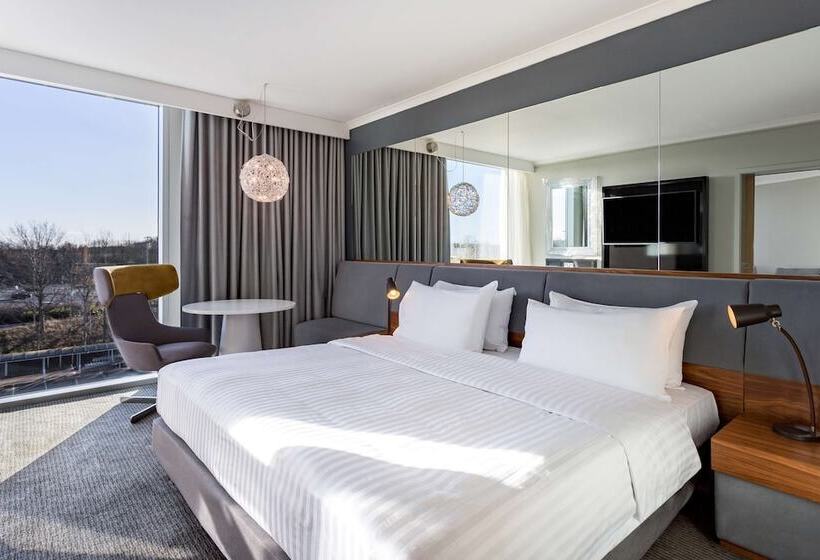 سوییت, Radisson Blu Hotel London Stansted Airport
