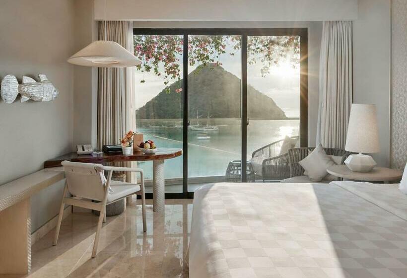 オーシャンビューデラックスルーム, Ayana Komodo Waecicu Beach