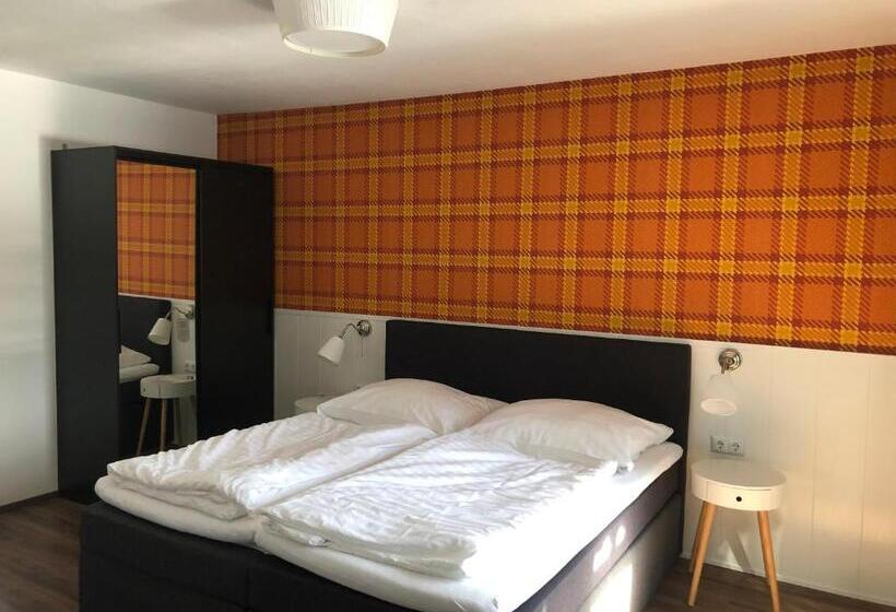 Апартаменты 1 Спальня с Балконом, B & B Gmeineck