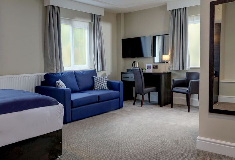 Номер Deluxe, Trafford Hall Hotel Manchester, Trademark Collection By Wyndham