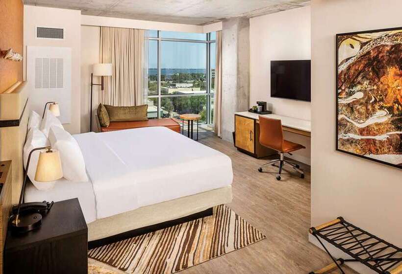 带大床的标准间, Hilton Garden Inn Prescott Downtown