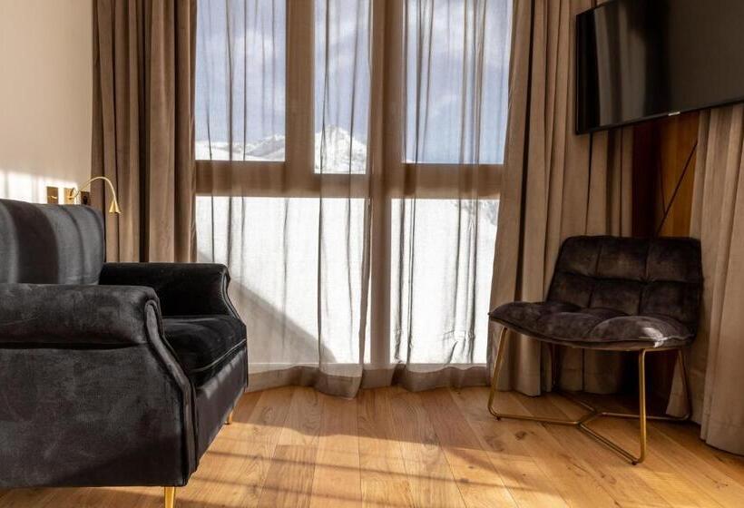 سوییت لوکس, Hôtel Le Diamond Rock