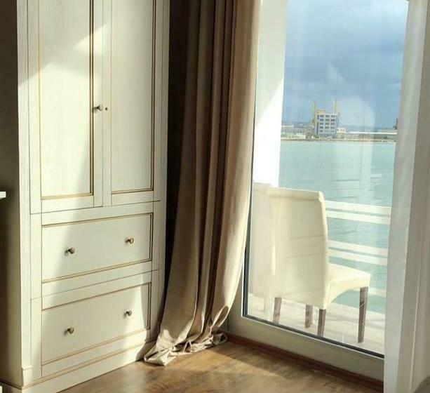 اتاق استاندارد با بالکن و چشم‌انداز دریا, Ventus Harbor