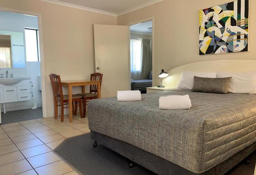Семейный Номер, Biloela Palms Motor Inn