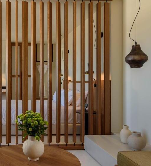 바다전망 스위트 (자쿠지), Potnia Theron Suites