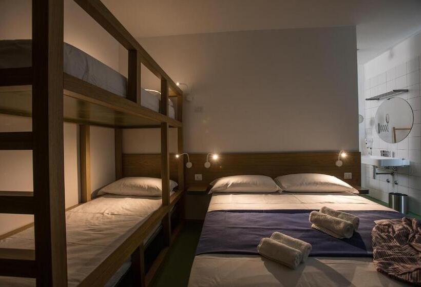 Четырехместный Номер Стандарт с Балконом, Senia_rooms_design