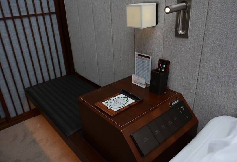 Номер Deluxe, Weihaiwei