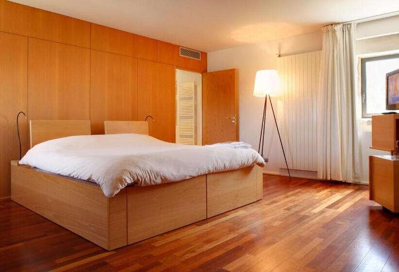 Номер Deluxe, Château De Salettes