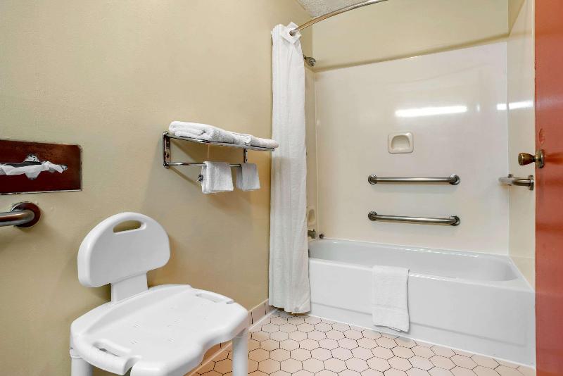 Люкс Кровать Кинг, Econo Lodge Inn And Suites