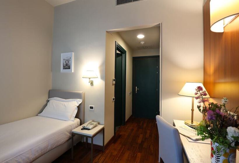 标准单人间, Grande Albergo Maugeri