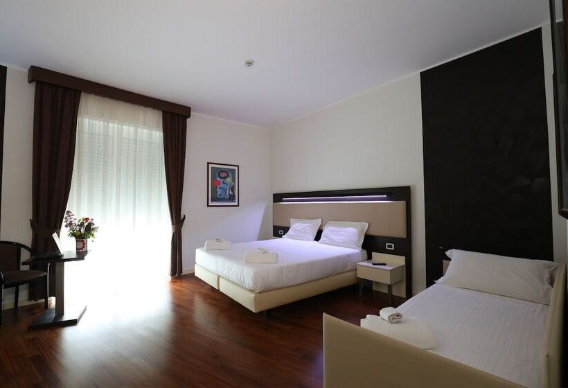 标准三人间, Grande Albergo Maugeri