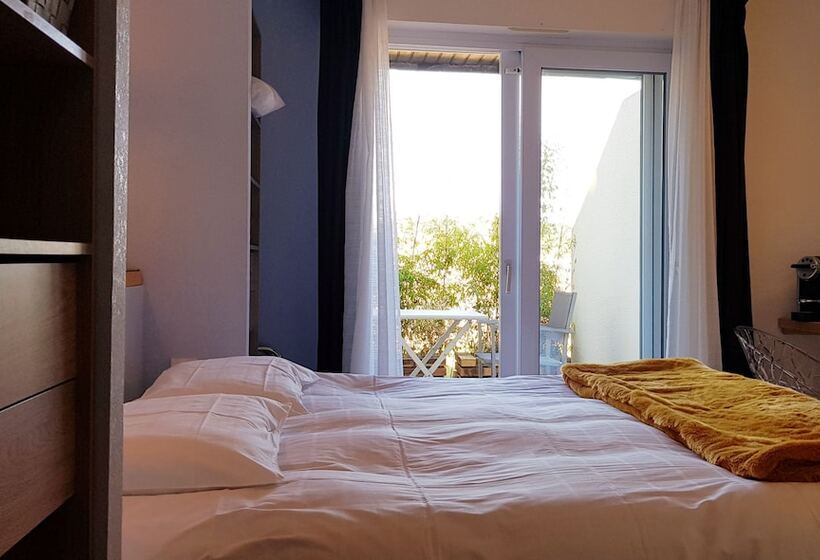 Номер Стандарт Вид на Озеро, Hôtel Sports & Spa La Voile D Or
