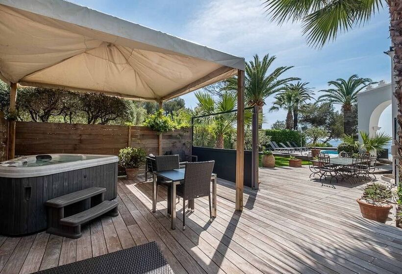 Полулюкс Вид на Море, La Villa Mauresque