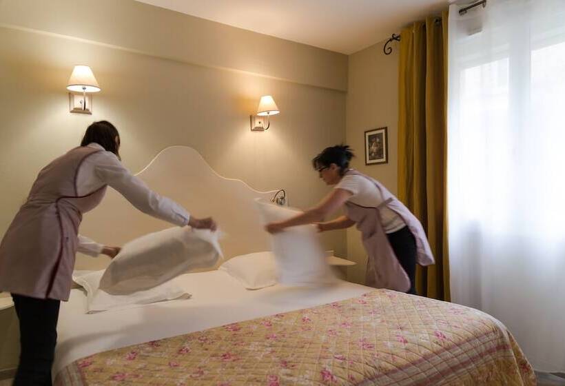 Номер Стандарт Трехместный, The Originals Boutique, Hôtel Du Parc, Cavaillon