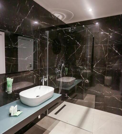 اتاق لوکس با بالکن, J Me Boutique Hotel   Adults Only