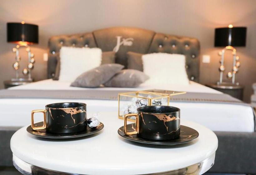 اتاق لوکس با بالکن, J Me Boutique Hotel   Adults Only