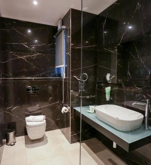 اتاق استاندارد با تخت بزرگ برای معلولان, J Me Boutique Hotel   Adults Only