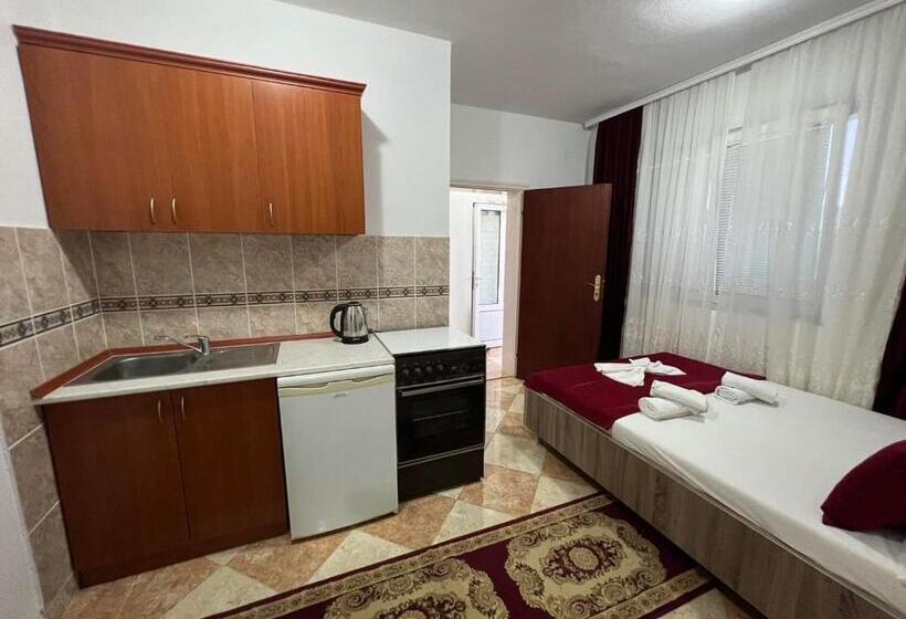 سوییت خانوادگی, Kasneci Apartments
