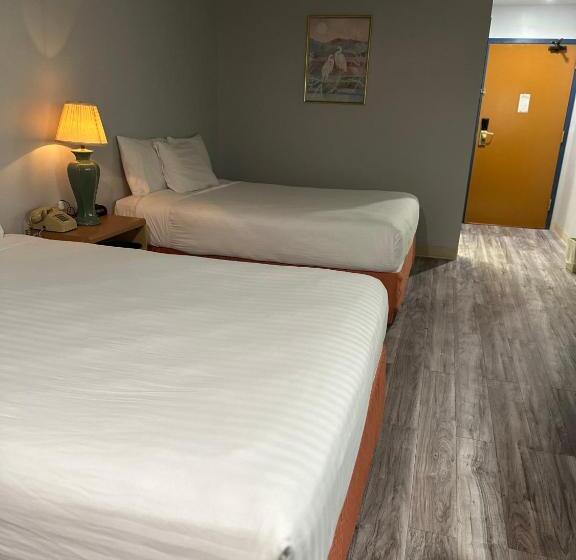 Номер Стандарт, Microtel Inn & Suites By Wyndham Gallup   Pet Friendly