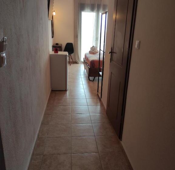 اتاق لوکس با چشم‌انداز دریا, Poseidon Rooms