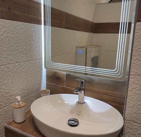اتاق اکونومی, Poseidon Rooms