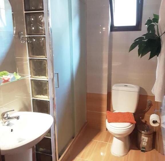 اتاق لوکس با چشم‌انداز دریا, Poseidon Rooms
