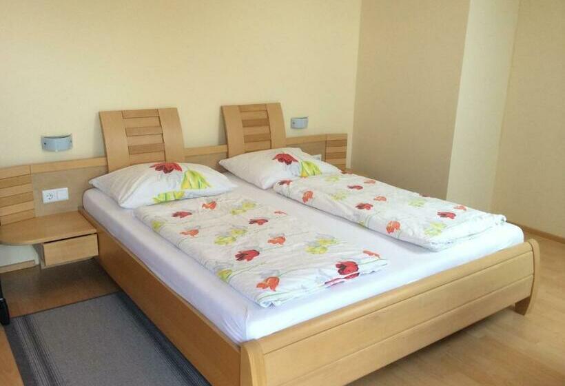 Номер Стандарт с Балконом, Zweytick Gästezimmer Weingut