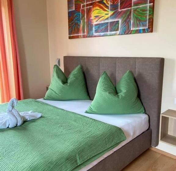 Номер Стандарт с Балконом, Zweytick Gästezimmer Weingut