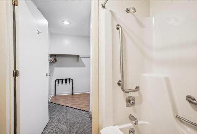 스탠다드 룸, Cedarbrook Standard Hotel Room 105