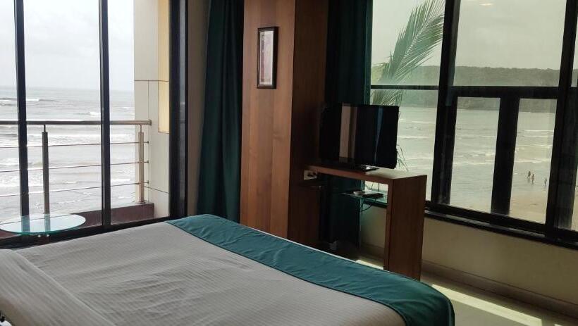 Номер Superior, Sea Fans Mandvi Beach