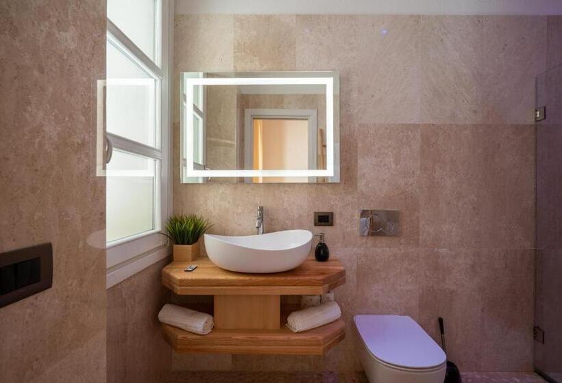 اتاق لوکس, Corso Umberto Rooms