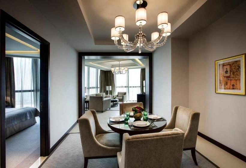Апартаменты 3 Спальни, Bab Al Qasr Residence