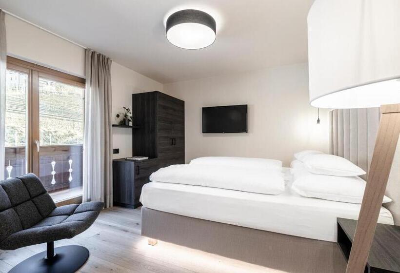 Quarto standart com varanda, Michael Am Waal