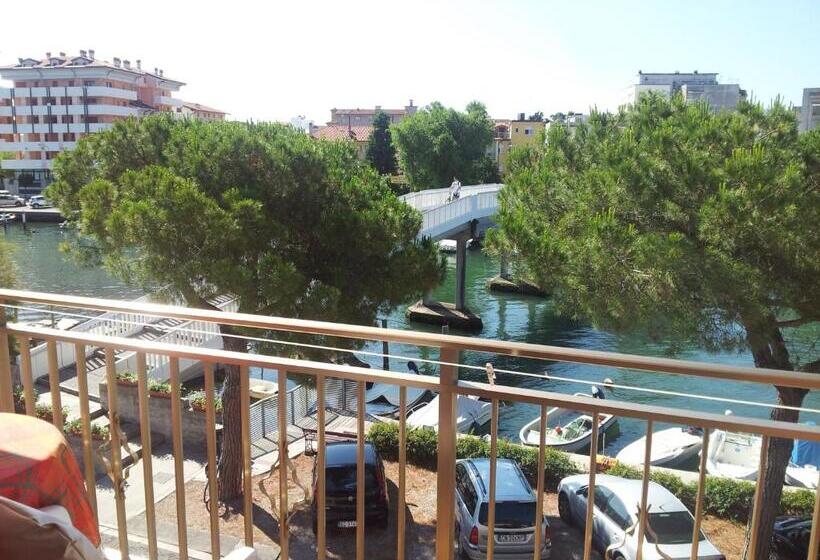 标准三人间, Meublè Al Ponte