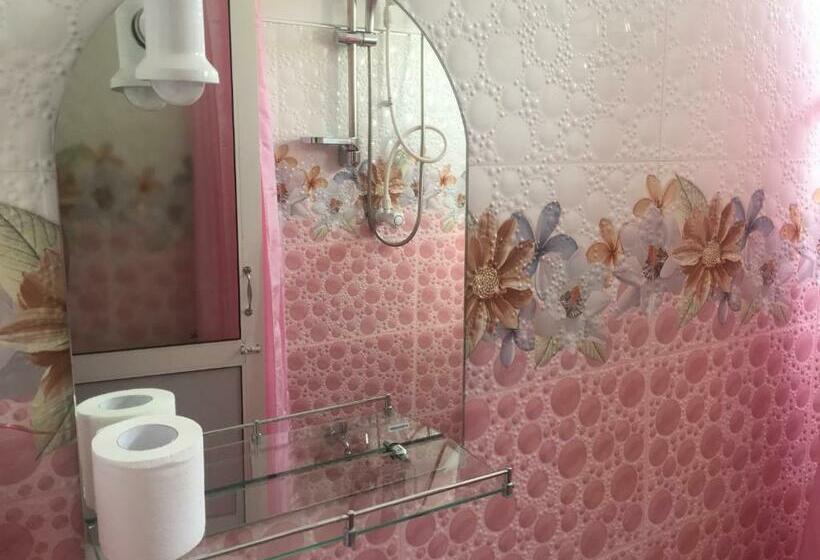 Standard Room, Shani Residence Kandy