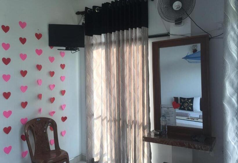 Standard Room Mountain View, Shani Residence Kandy