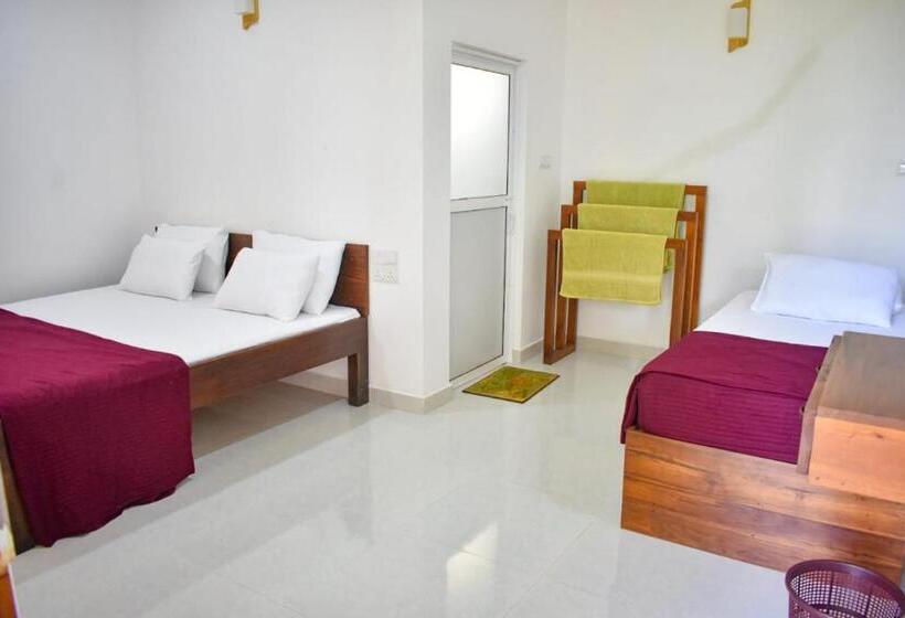 Standard Triple Room, Sunray Lake Residence