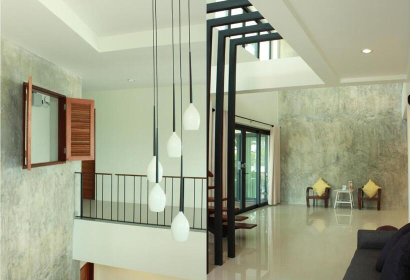 ファミリーステューディオ, Jamjuree Home At Udonthani