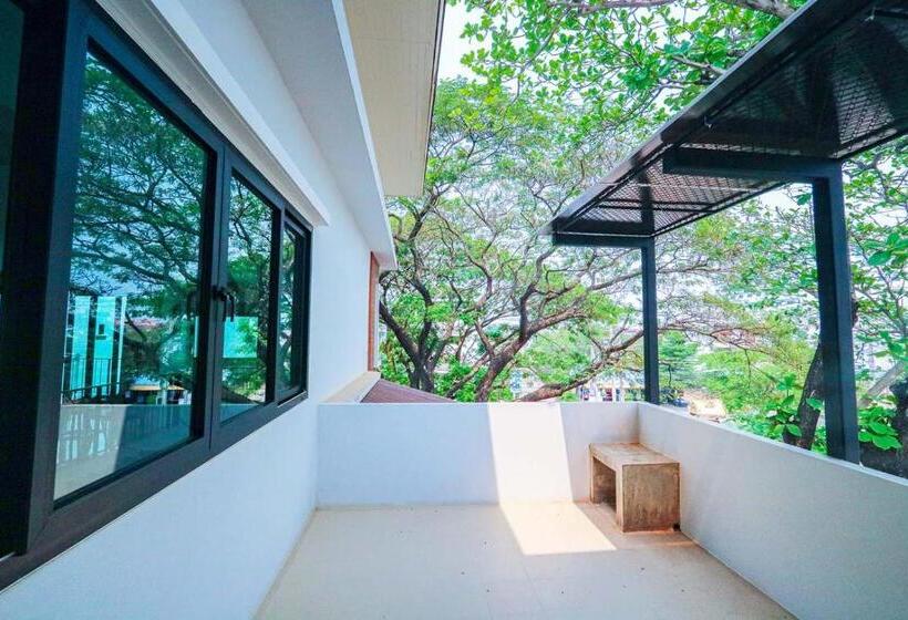 バルコニー付きスタンダードルーム, Jamjuree Home At Udonthani