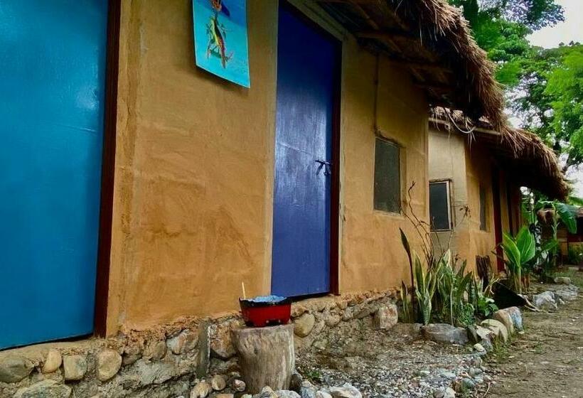 اتاق استاندارد با چشم‌انداز استخر, River Park Retreat