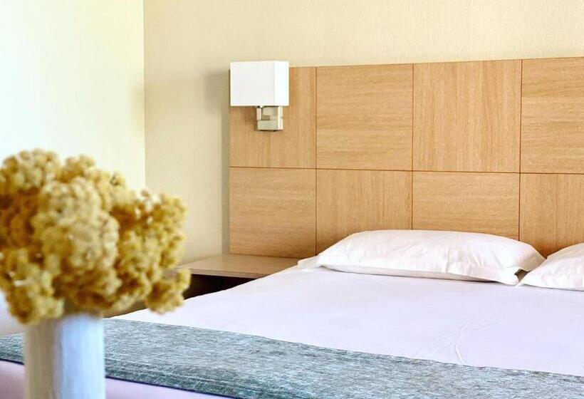Апартаменты 1 Спальня Вид на Море, Calvi Appart Hôtel