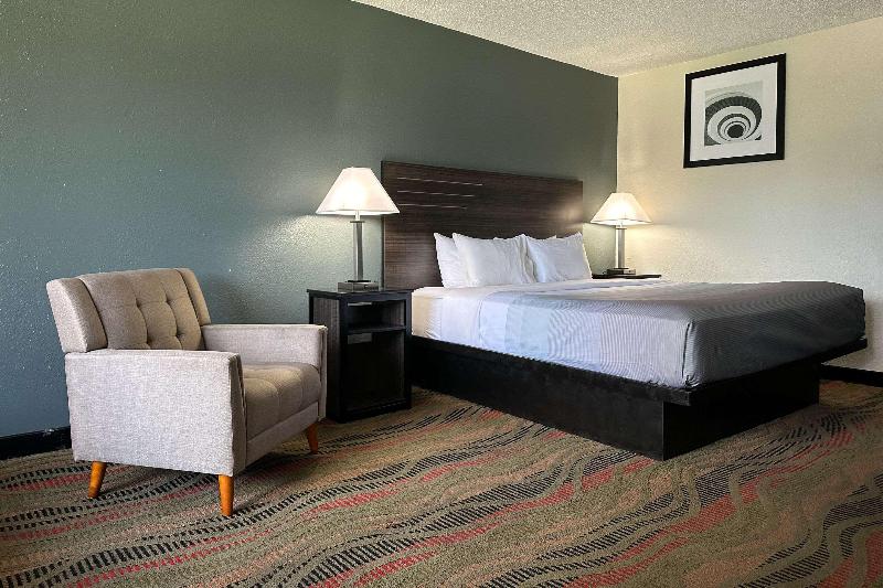 适合残疾人士使用的带超级大床的标准间, Quality Inn & Suites